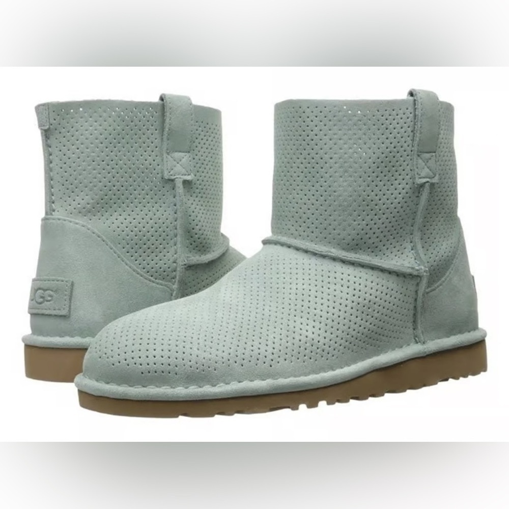 NWOT UGG Perforated Ankle Boots in Light Gray